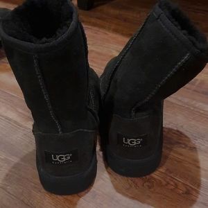 Size 5 Womens classic ugg boot black